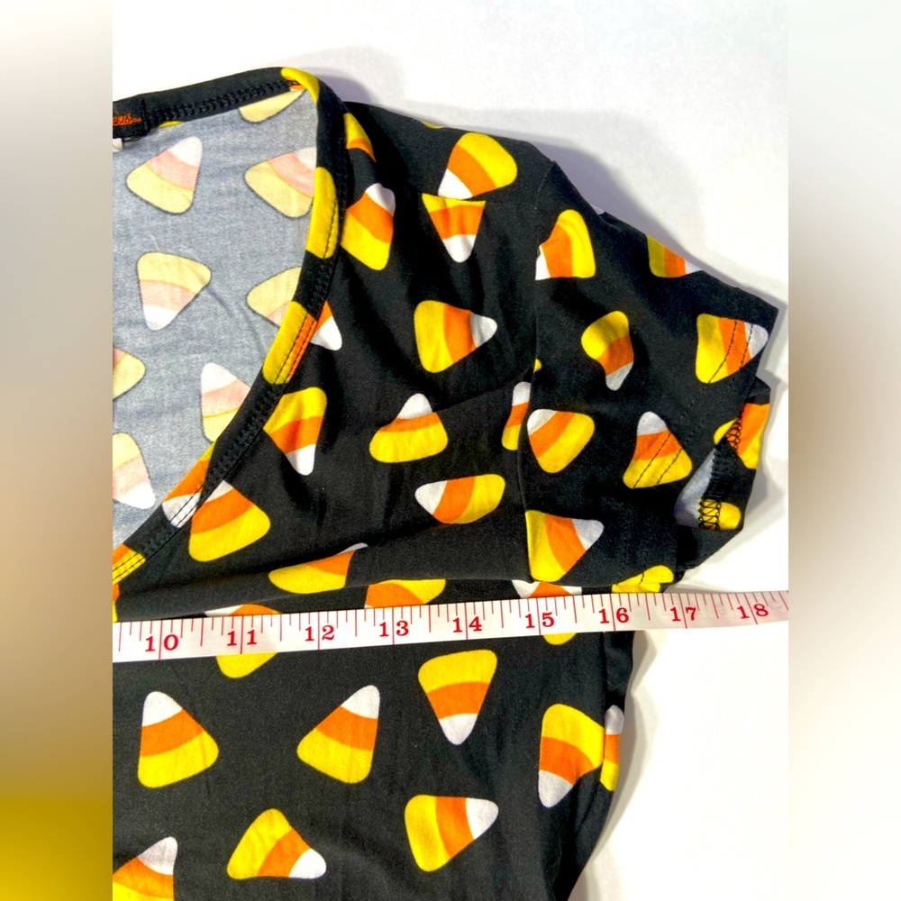 Grumpy & Gorgeous - BITE ME Candy Corn Short Bottom Onesie w/ Butt Flap ๐ญ๐ - Picture 6 of 14